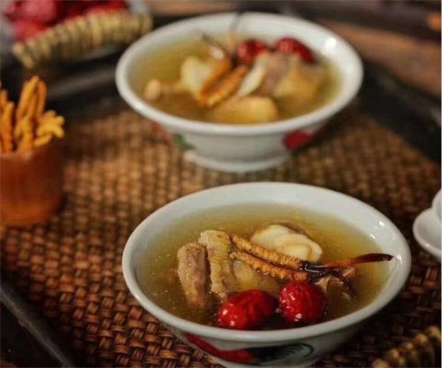 冬蟲夏草老鴨湯的做法？