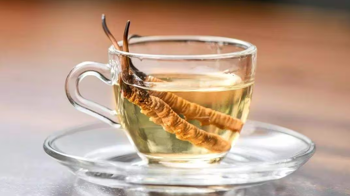 一斤白酒泡多少冬蟲夏草合適？科學配比與泡制指南