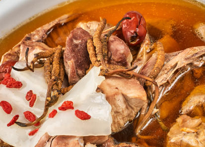 東強(qiáng)堂滋補(bǔ)方：冬蟲夏草配西洋參，燉出秋冬好元?dú)?> </div>
            <div   id=