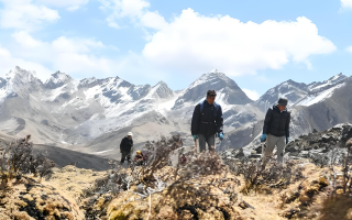  如何在保護(hù)生態(tài)環(huán)境的前提下合理利用冬蟲夏草資源？